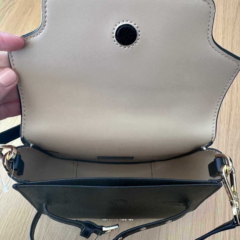 Michael Kors Saddle Crossbody Bag. NEW - Picture 3 of 4